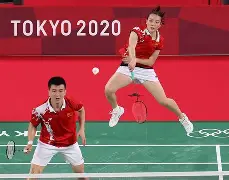 包含中国羽毛球队血洗马来西亚羽毛球队，斯里坎特绝境逆转的词条