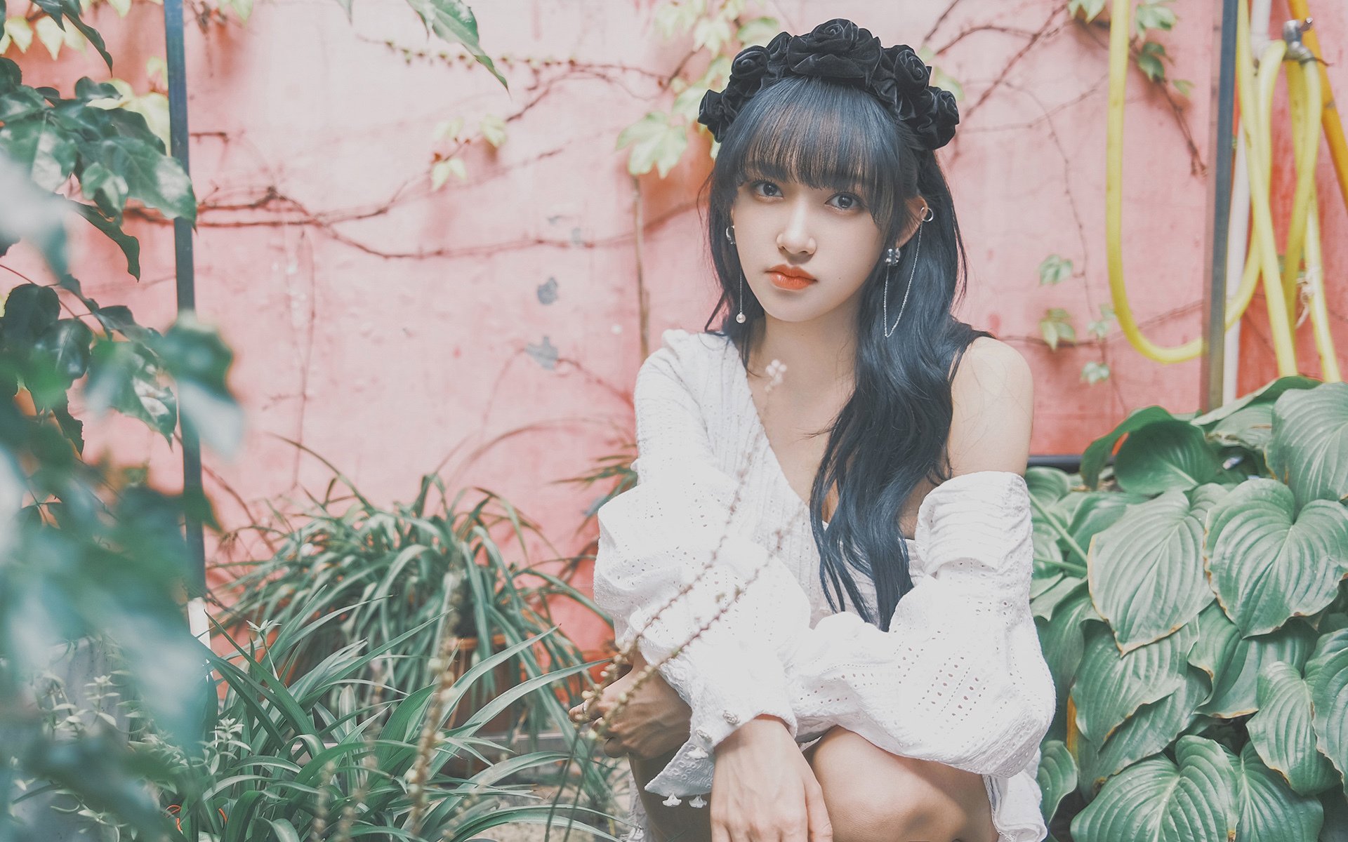 力量与灵巧的较量,雄鹿巨兽强压湖人,莫兰特轻灵接管西决生死战