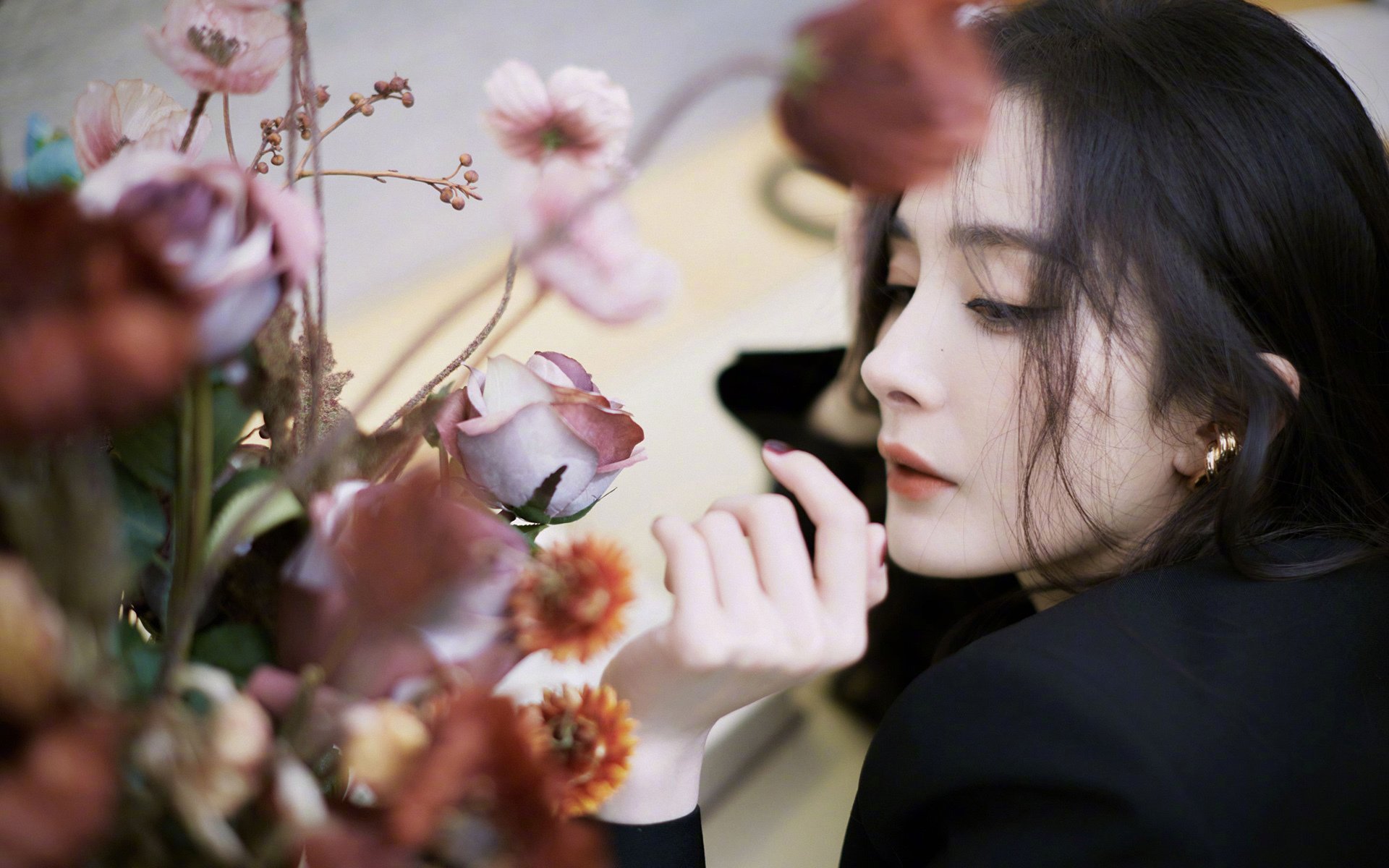 唯一性的双重奏，突尼斯压哨奇迹与凯恩的西甲德比传奇